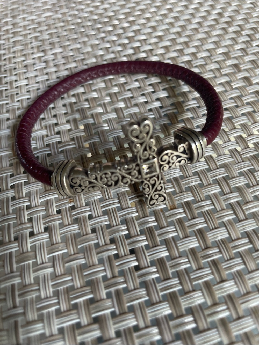 ☀️ Brighton Burgundy Leather Clique Cord Bracelet with Ornate Silver Cross
